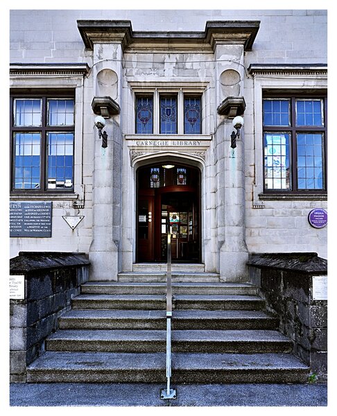 Merthyr Carnagie Library.JPG