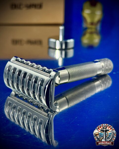 razor.jpg
