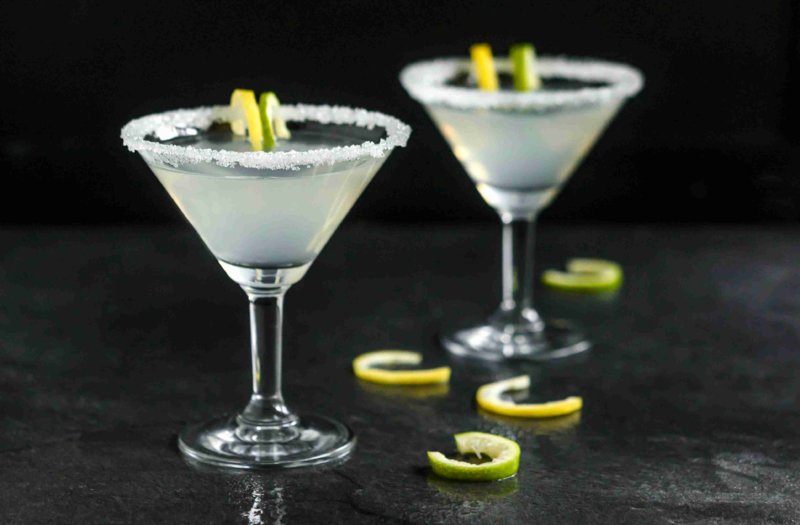 vodka-martini-recipe-760983-8-5b48ffe1c9e77c001a664f6e.jpg