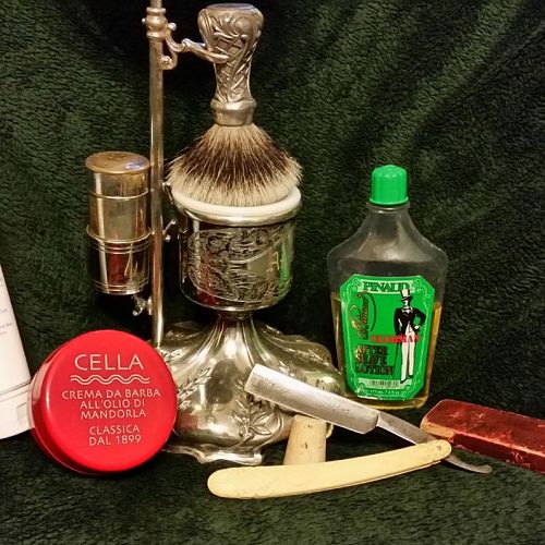 Shaving Mirror polished and re-knotted with TGN Fine Badger Fan knot to duplicate 1915 advertising.