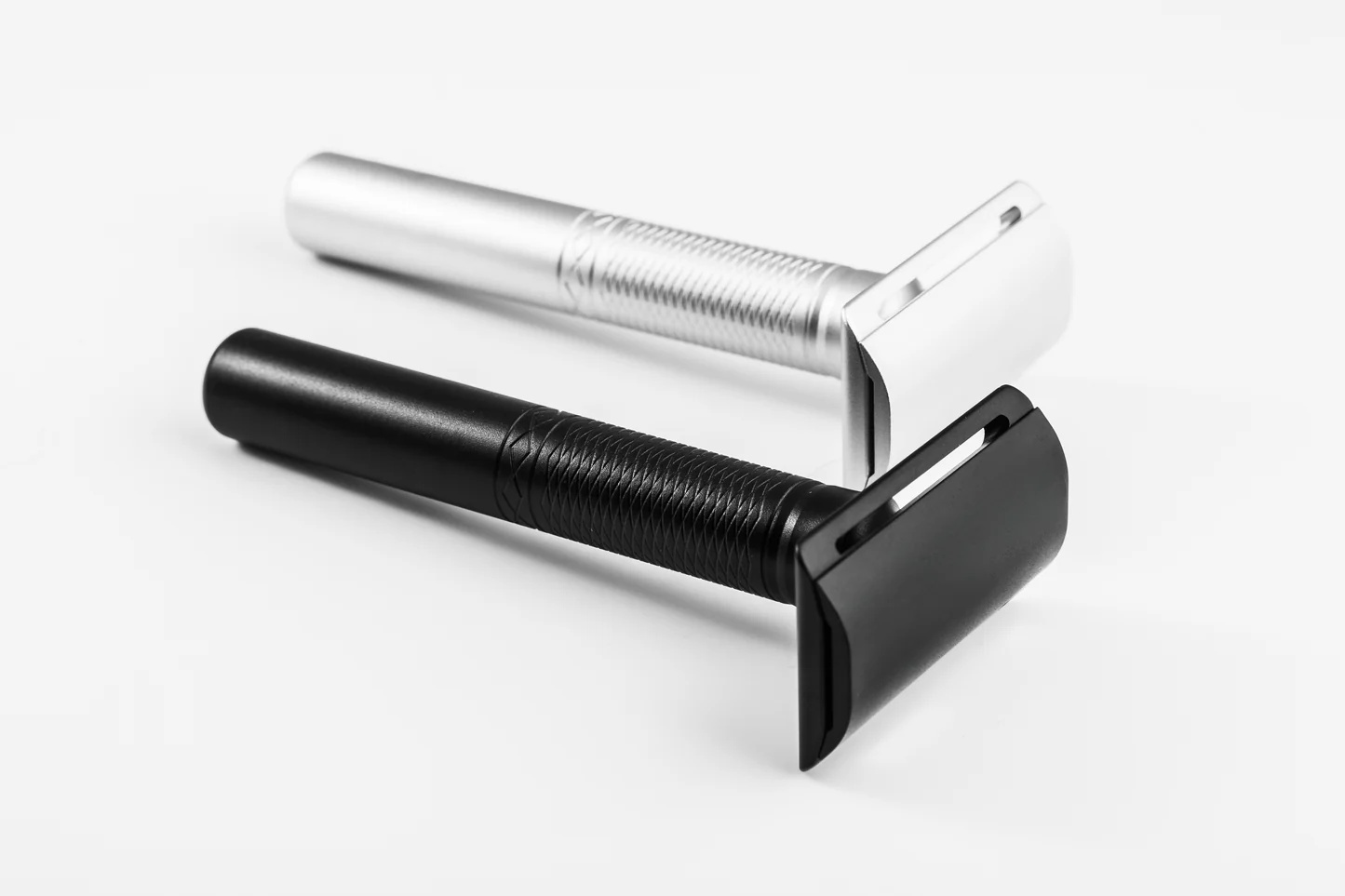 Colonial razors CR7 side